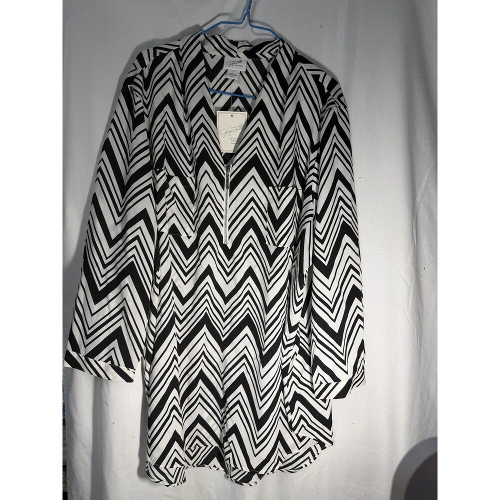 Jaclyn Smith Collection Zipper Blouse – Size XL – Black & White Chevron